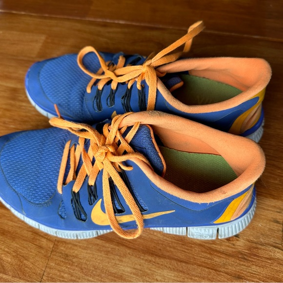 Nike Free 2.0 Women’s Running Shoe. Lightly worn. Size 8.5 - Picture 6 of 7